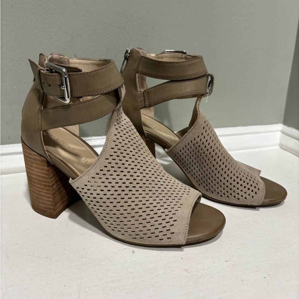 Marc Fisher Gabor Tan Suede Sandals w/ Block Heels -size 6.5